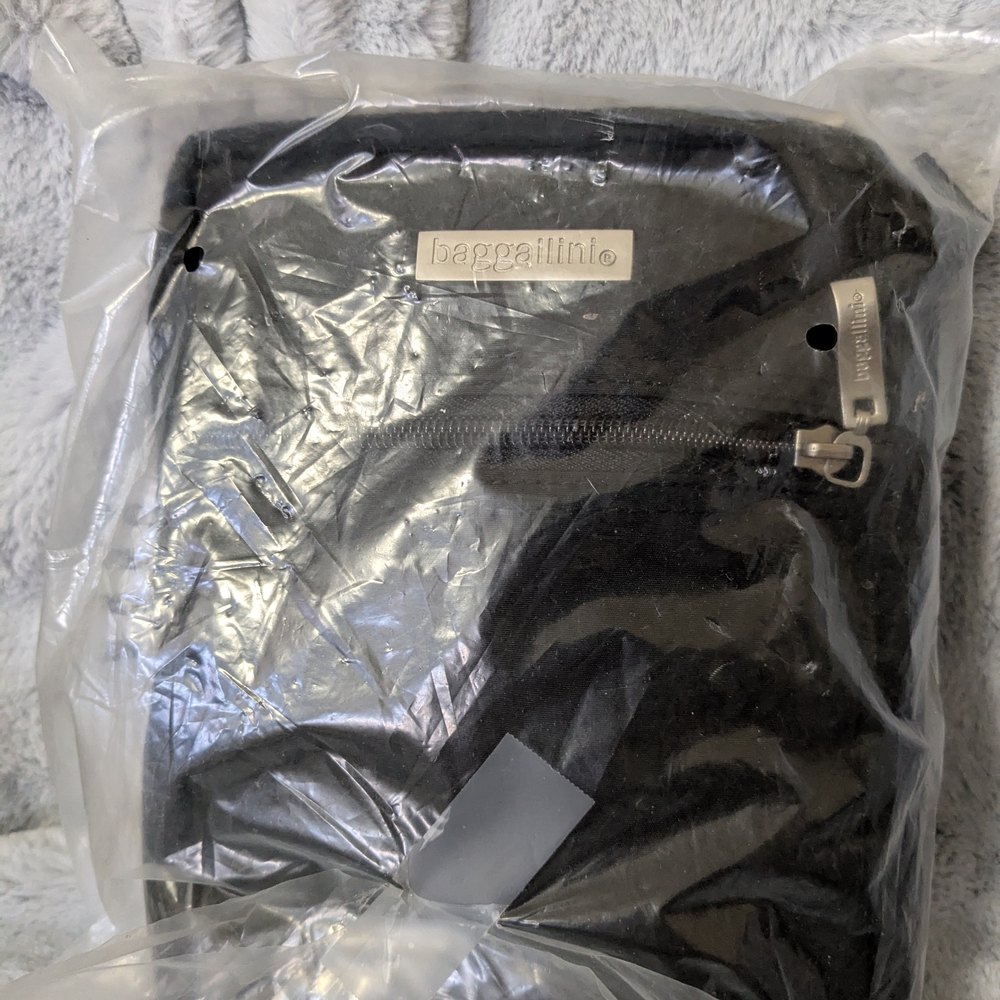 Baggallini Black Wallet Bagg